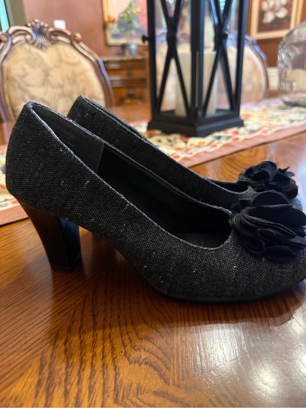 AEROSOLES Black Fabric tweed Mid Heel Pumps with Rosette
